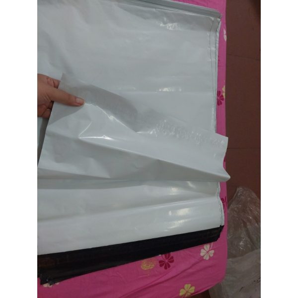 combo-mua-40-cai-tang-5-cai-tui-goi-hang-tui-niem-phong-tu-dinh-size-35x25cm-mau-ghi-sang-sieu-dai combo-mua-40-cai-tang-5-cai-tui-goi-hang-tui-niem-phong-tu-dinh-size-35x25cm-mau-ghi-sang-sieu-dai