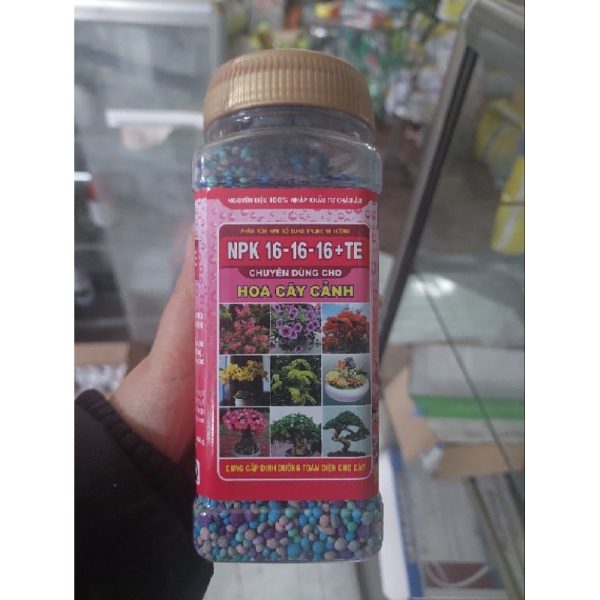 phan-bon-npk-16-16-16-te-phan-4-mau-vinaf-chuyen-dung-cho-hoa-cay-canh-lo-400gr phan-bon-npk-16-16-16-te-phan-4-mau-vinaf-chuyen-dung-cho-hoa-cay-canh-lo-400gr