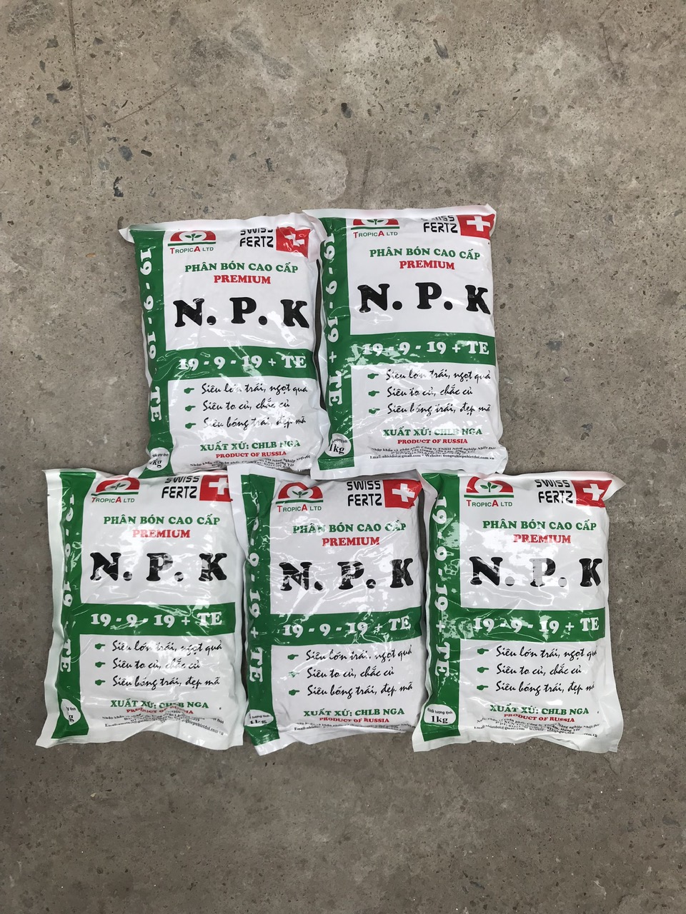 Phan-Bon-Nga-Cao-Cap-NPK-19-9-19-+-TE-goi-1kg